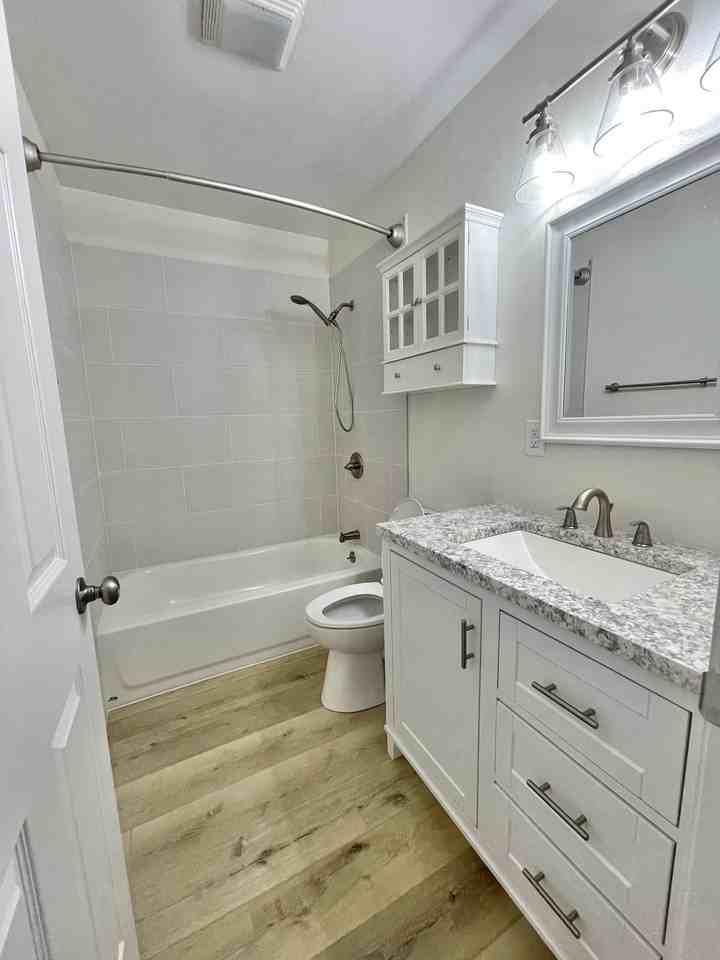 1812 Rose Ave #1 - Photo 7 of 13