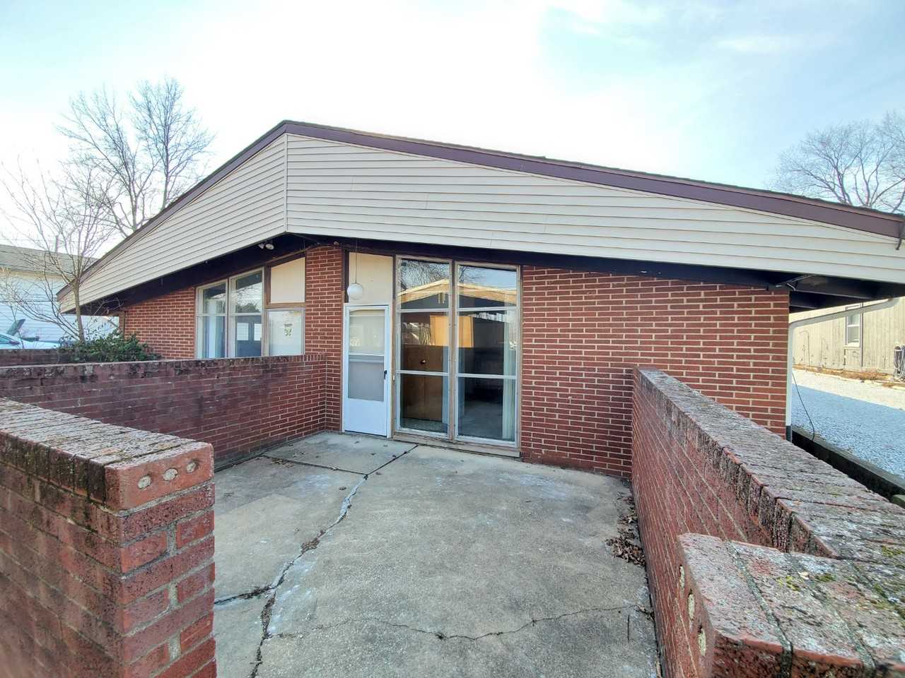 511 Wrexham Ave Sw #511 - Photo 2 of 14