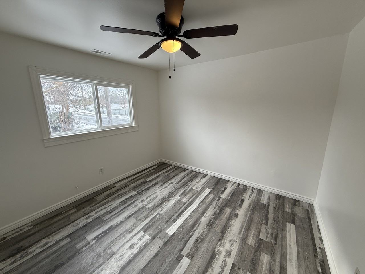 611 Montana Ave #NA - Photo 7 of 10