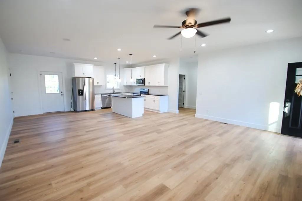 907 Honeysuckle Ln #NA - Photo 6 of 8