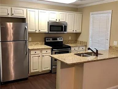 The Varsity - Unit 201 - Photo 3 of 6