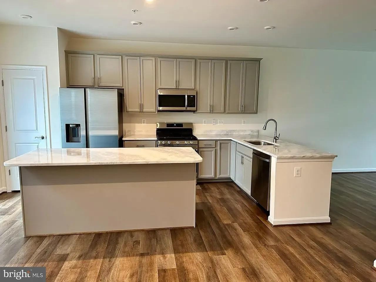 209 Jenkins Way #209 - Photo 4 of 14