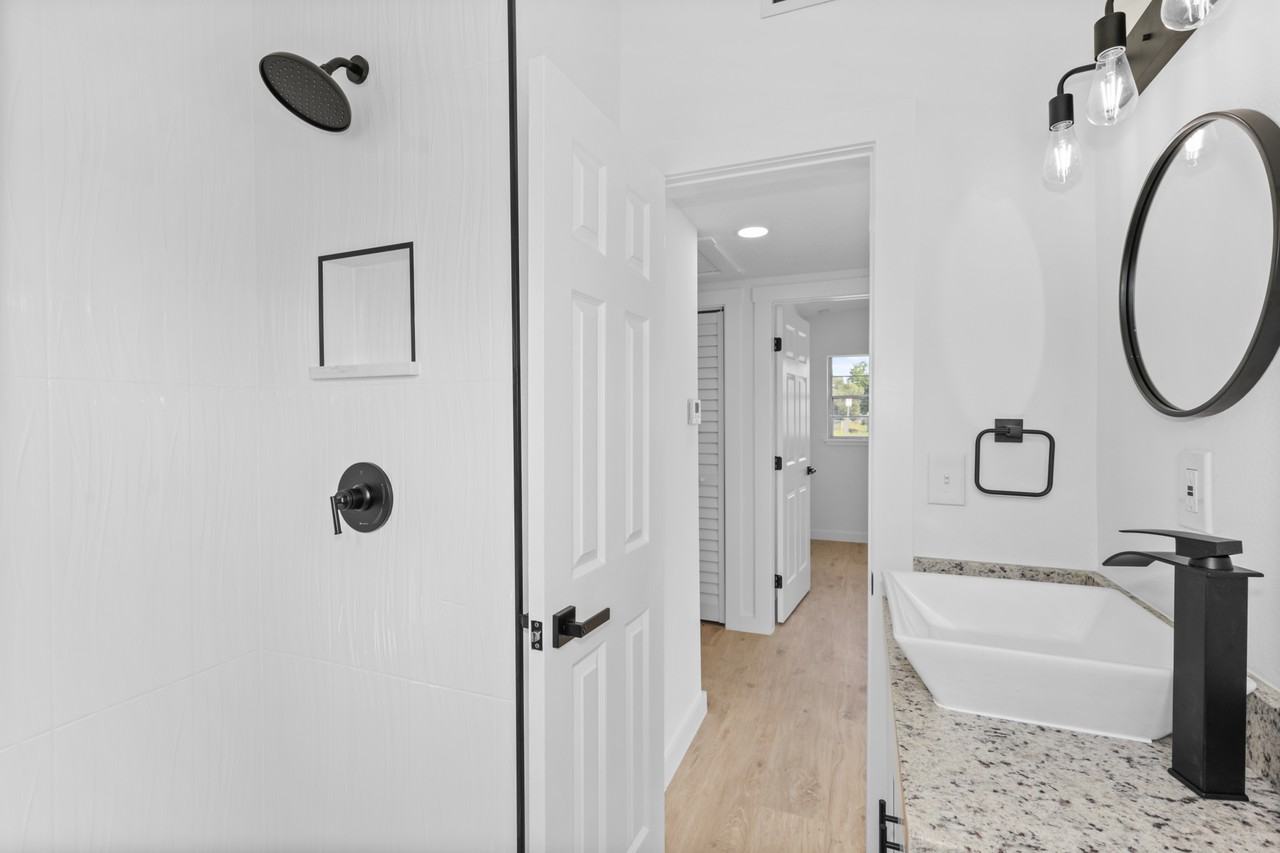 1412 Crooms Ave #NA - Photo 2 of 12