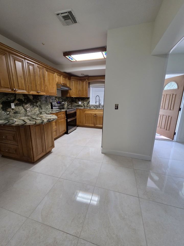 1008 Macy St #NA - Photo 5 of 50