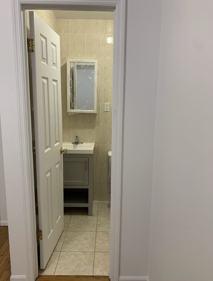 208B Betts Ave #1 - Photo 3 of 18