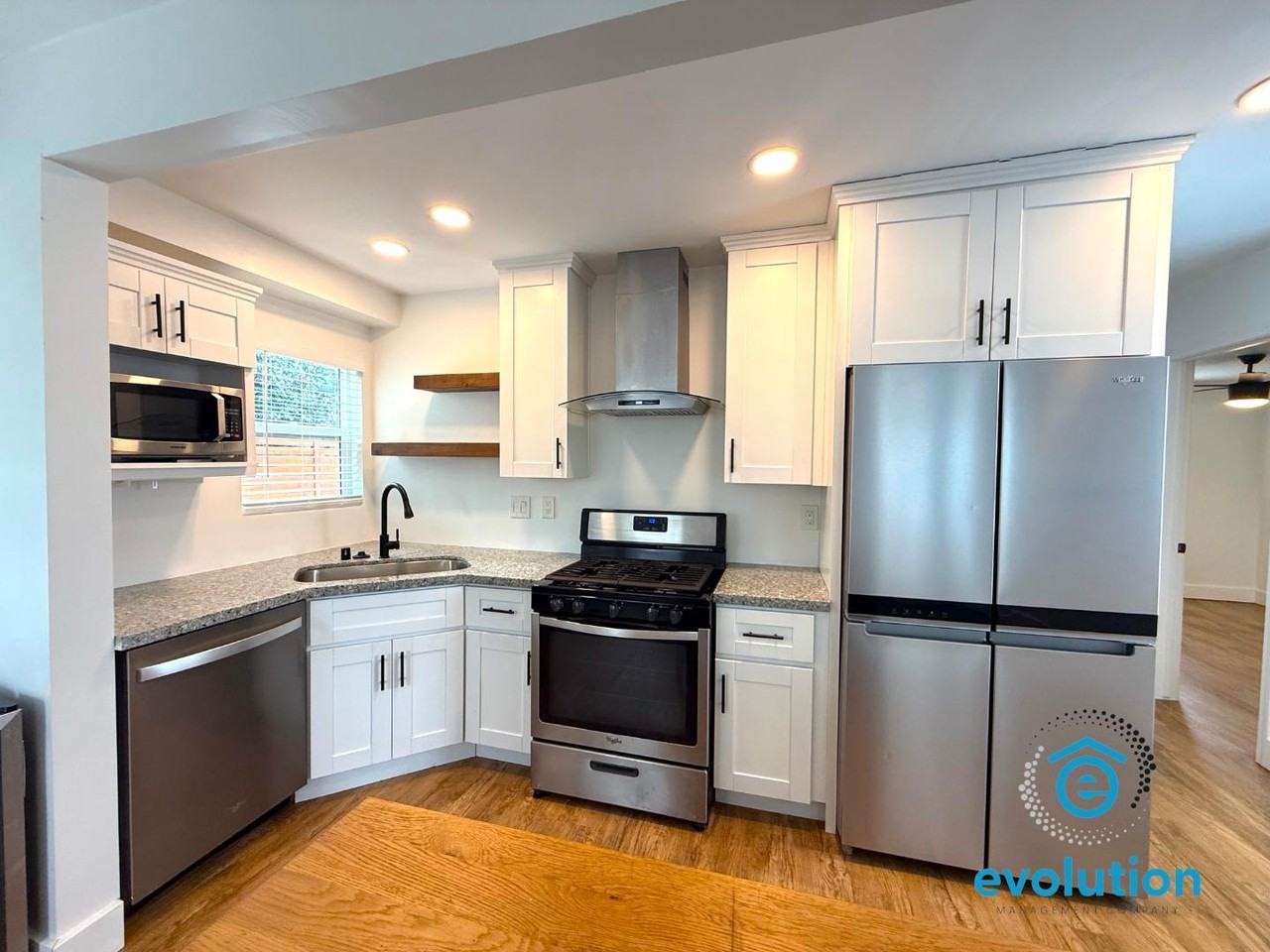 4064 Laverne Pl - Photo 5 of 11