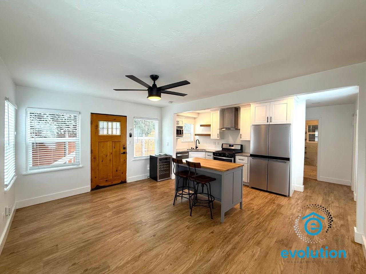 4064 Laverne Pl - Photo 6 of 11