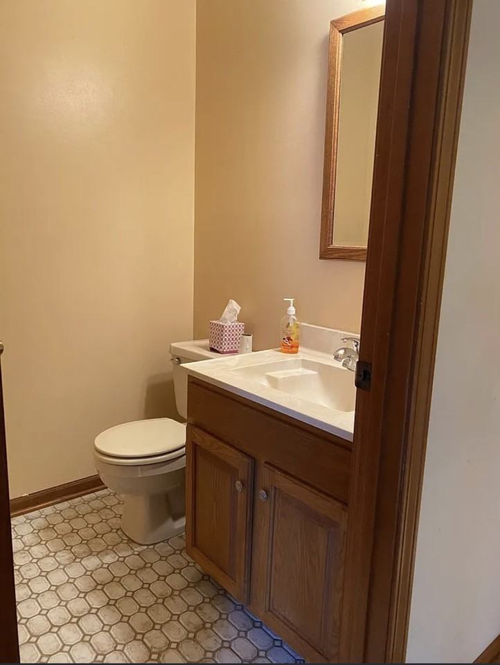 773 Kenmare Pkwy - Photo 2 of 11