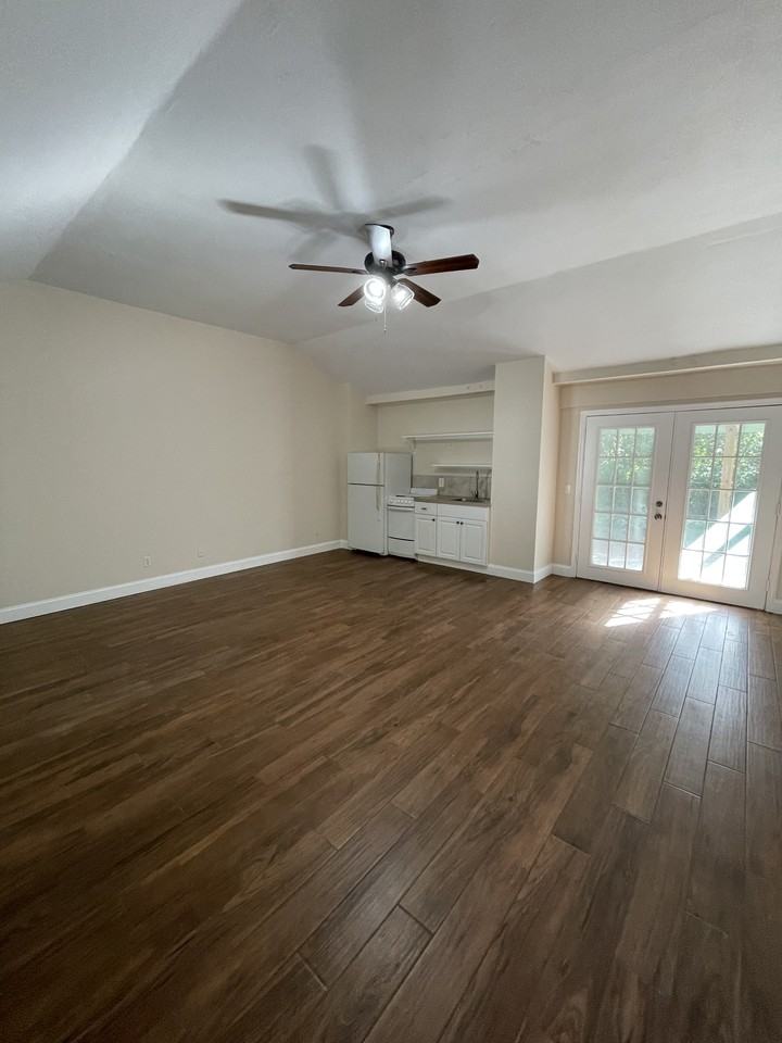 2975 5th St Sw #NA - Photo 3 of 7