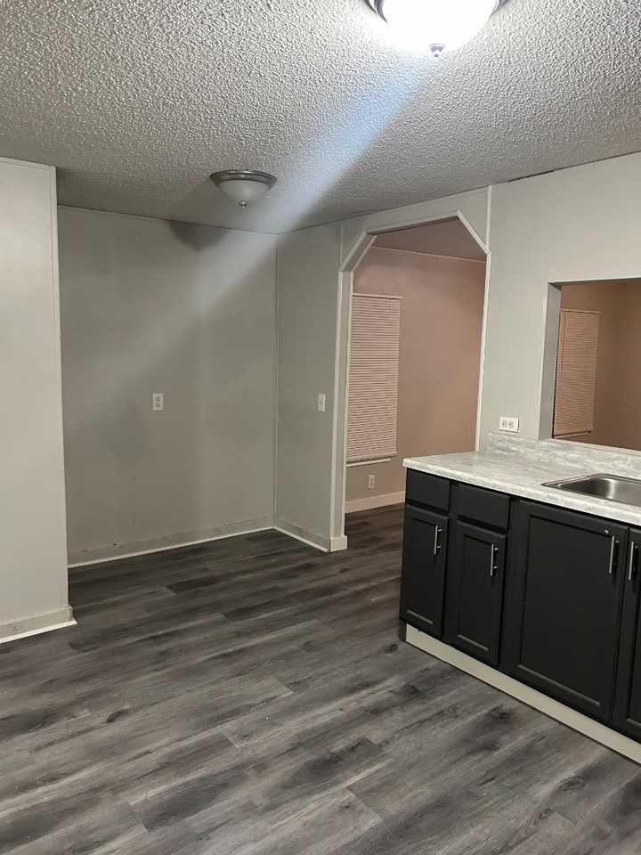 188 AN CR 162 - Photo 2 of 33