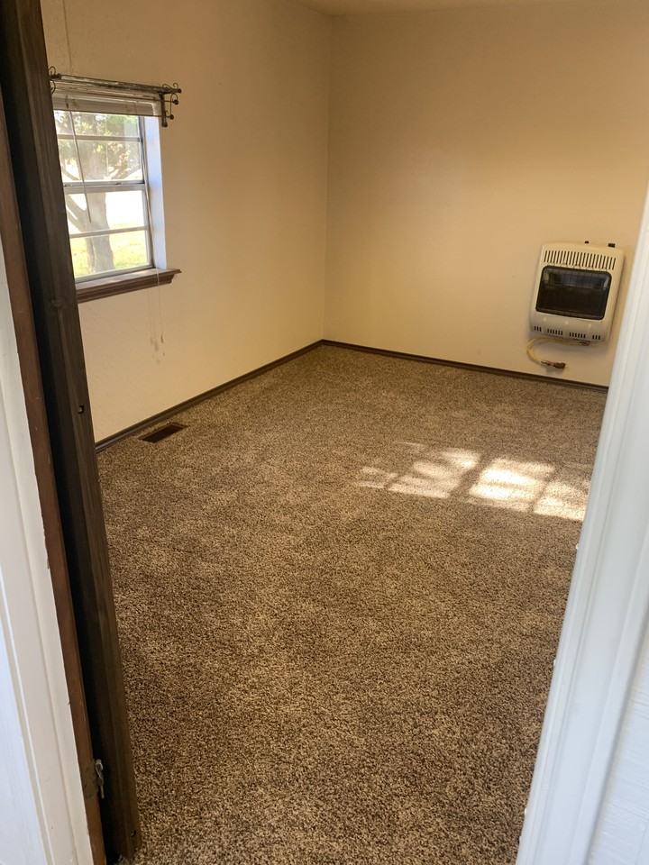 137 S Hillside Rd #1 - Photo 4 of 20