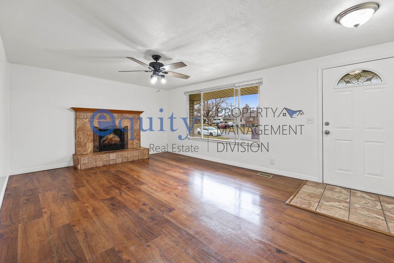 4575 S Balsam Ave #1 - Photo 2 of 29