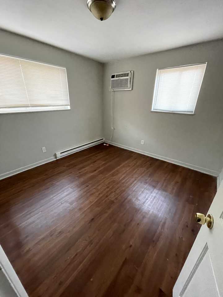 3344 Stathem AvenueUnit 8 #3344-8 - Photo 2 of 5