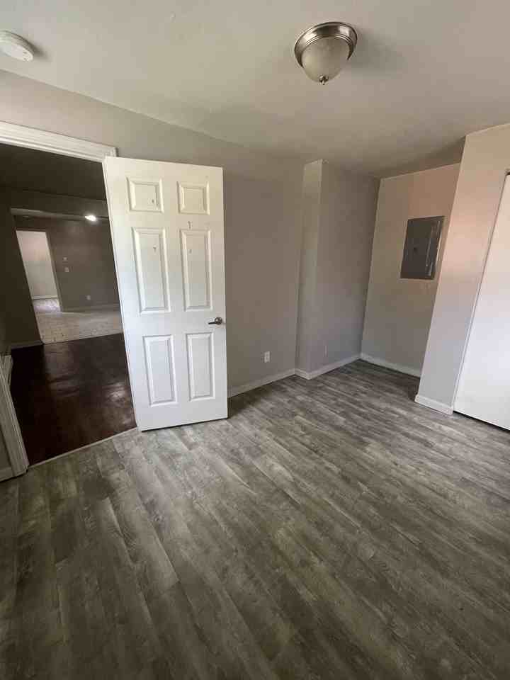 3340 Stathem AvenueUnit 2 #3340-2 - Photo 4 of 5