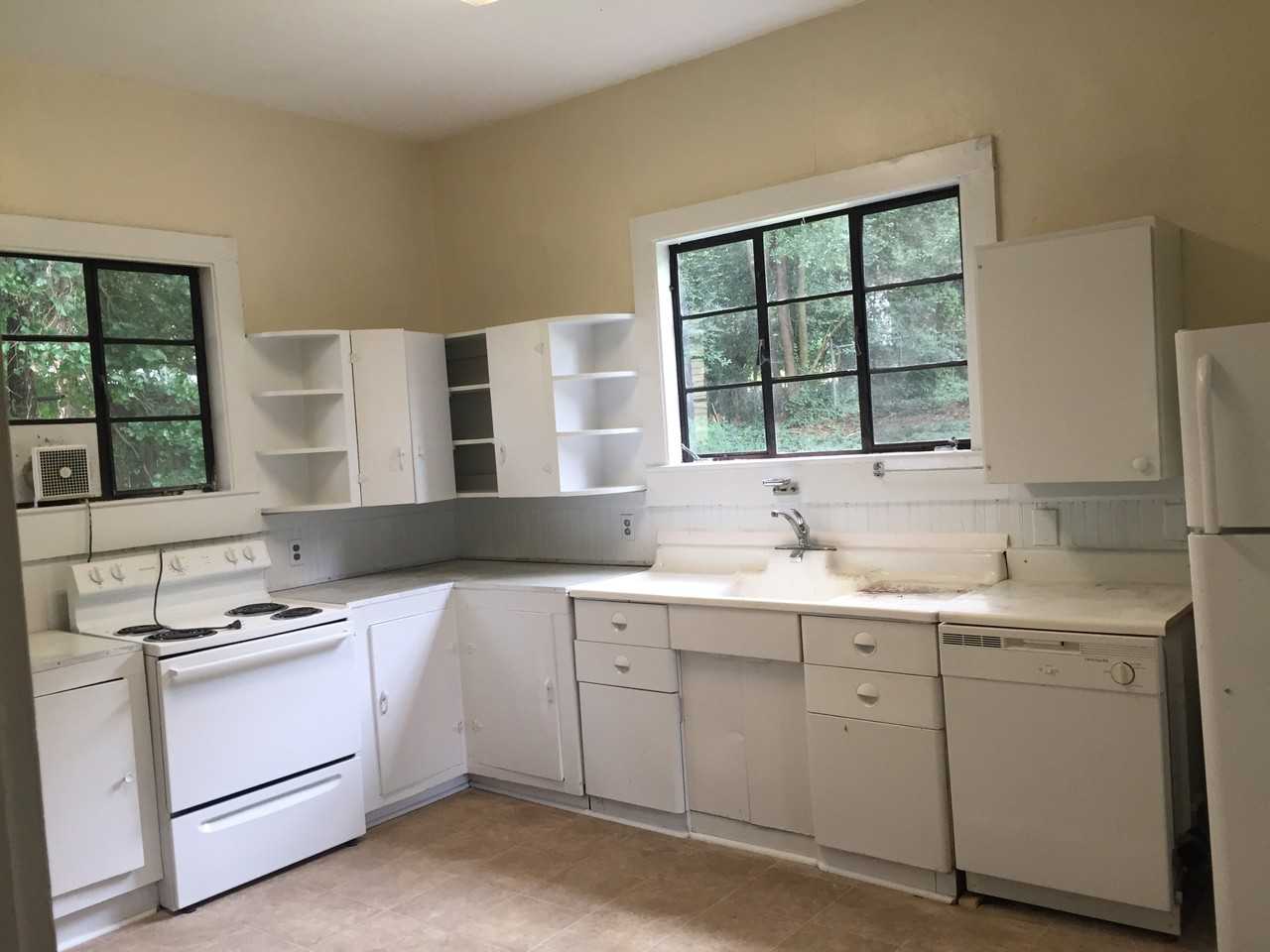 179 Park Ave #1 - Photo 5 of 33