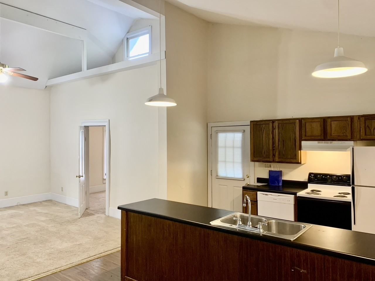 160 Lyndon Ave #1 - Photo 6 of 18