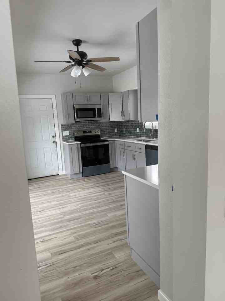 414 Lincoln St #A - Photo 5 of 12