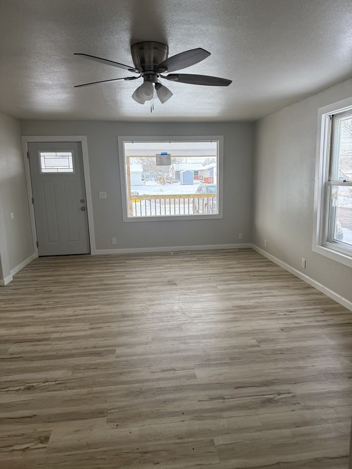 414 Lincoln St #A - Photo 6 of 12