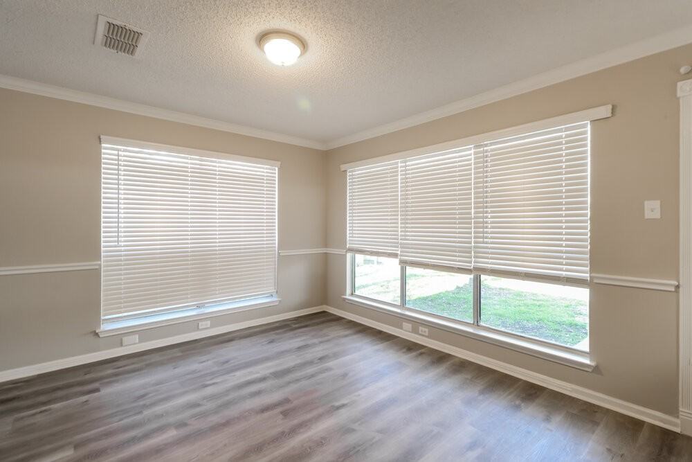 4717 Fallenash Dr - Photo 4 of 17