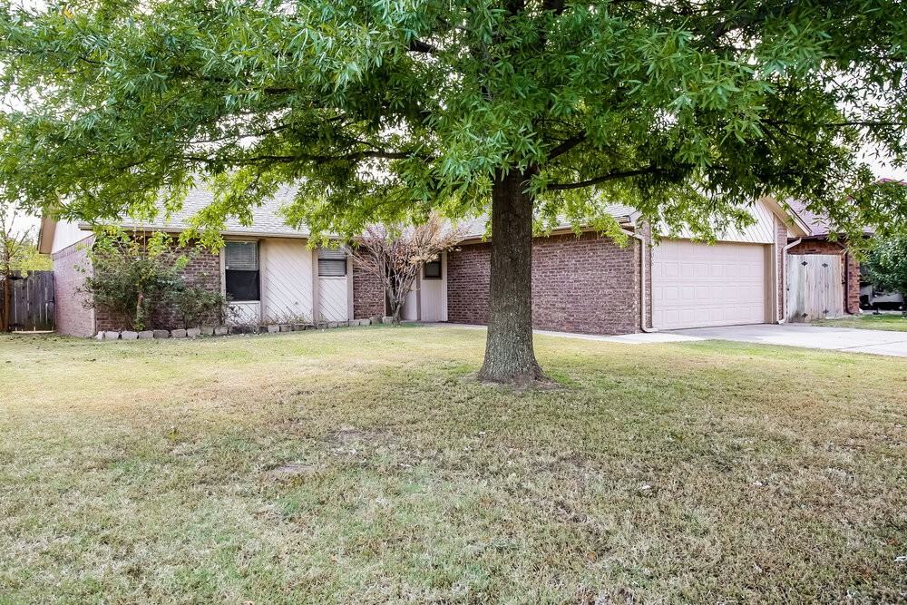 808 Waterview Rd - Photo 3 of 25