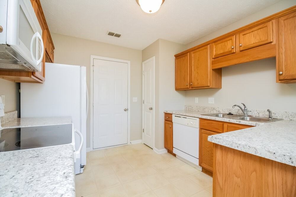 3221 Lexmark Cir - Photo 6 of 15