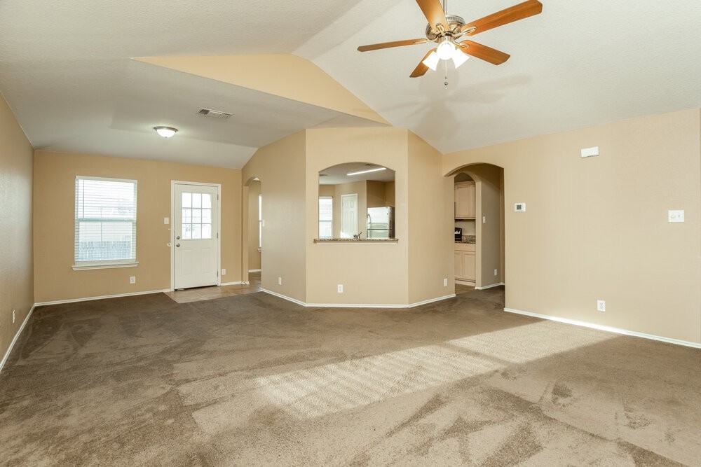 135 Woodstone Loop - Photo 3 of 16