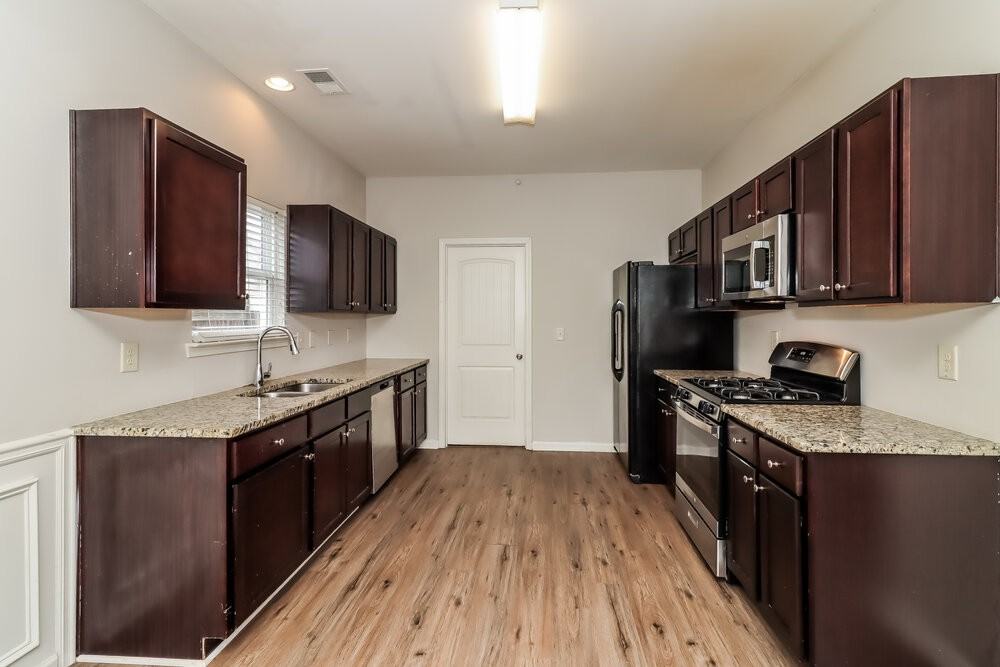 539 Hill Crest Cir - Photo 7 of 17