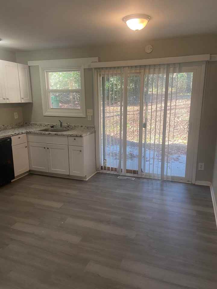 526 Blendwood Dr #1 - Photo 6 of 13