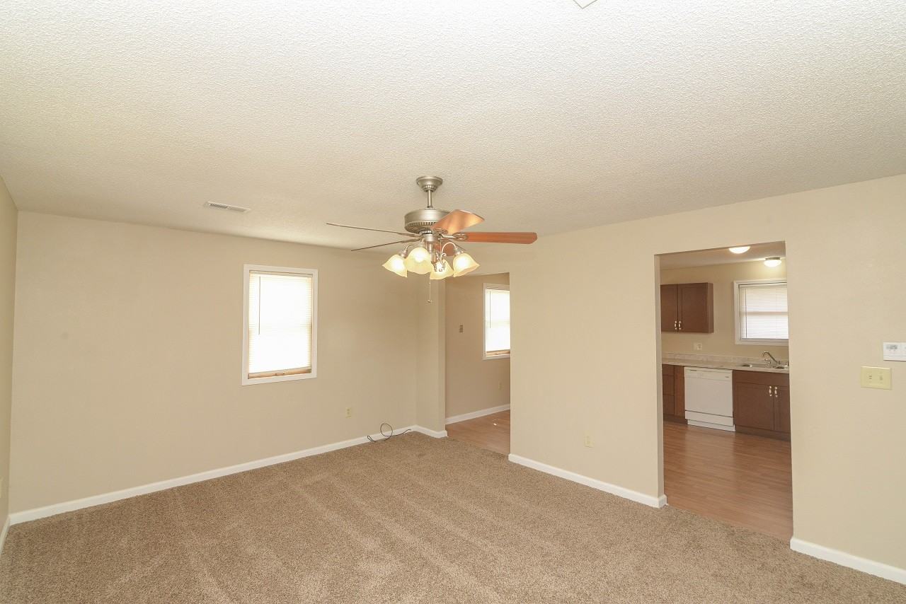 113 Dixie Gdns #A - Photo 2 of 14