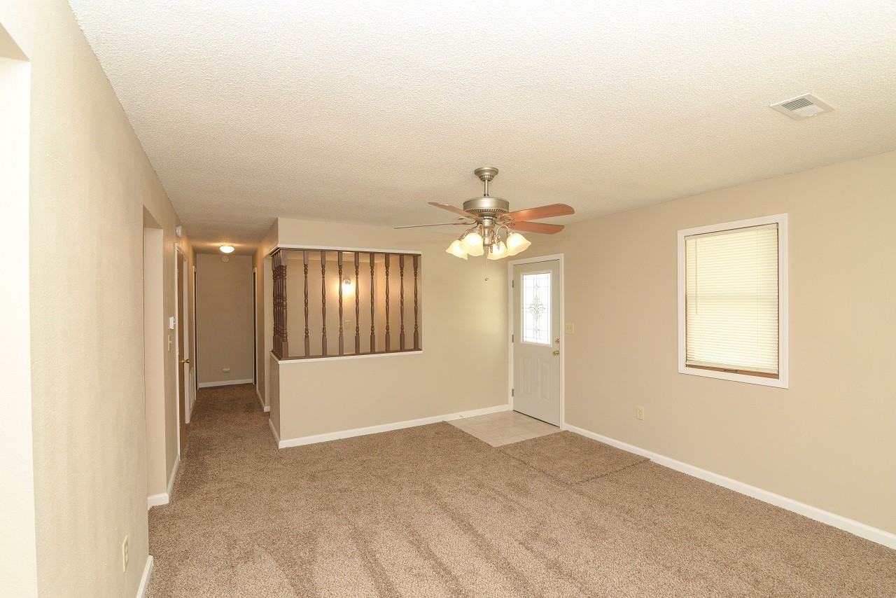 113 Dixie Gdns #A - Photo 4 of 14