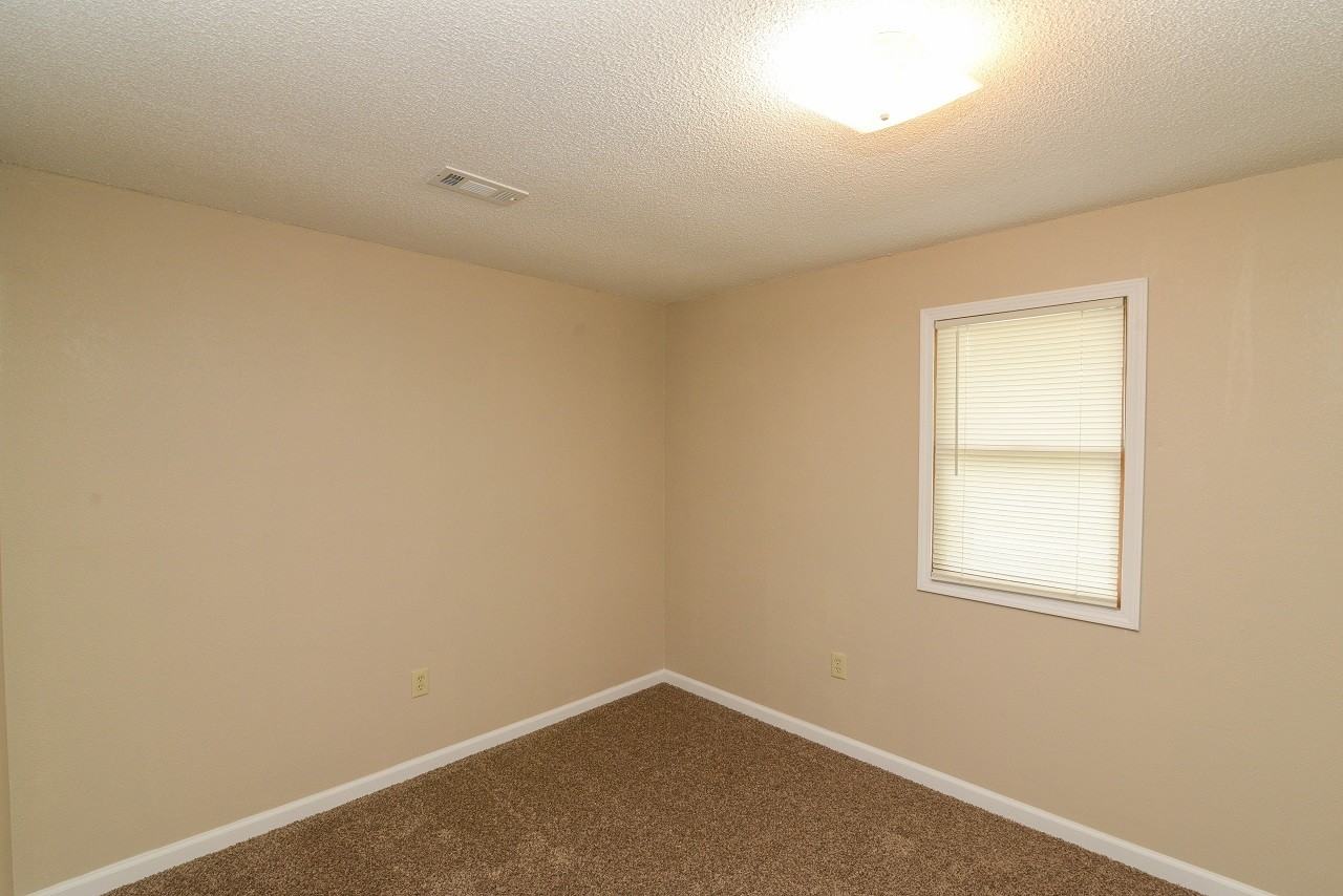 113 Dixie Gdns #A - Photo 6 of 14