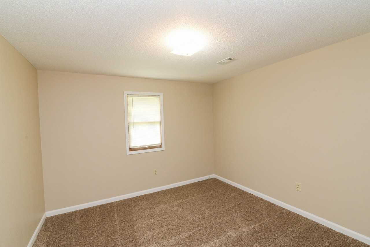 113 Dixie Gdns #A - Photo 7 of 14