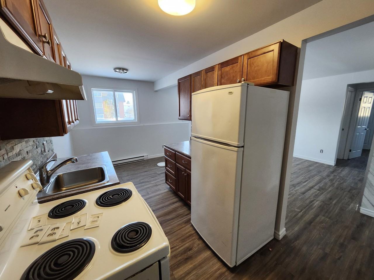 522 Bonita Ave #4 - Photo 3 of 17