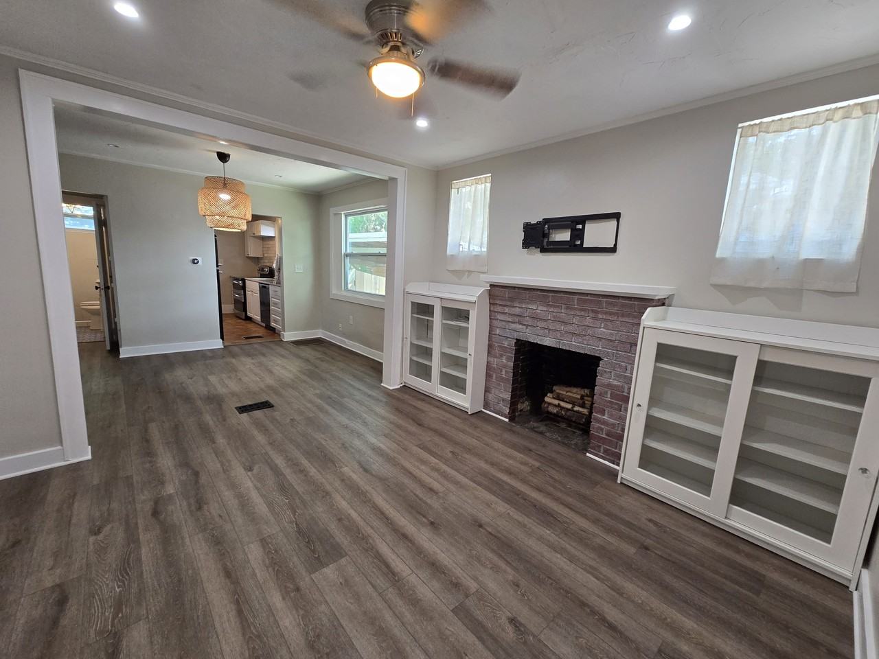 717 Illinois Ave #1 - Photo 4 of 14