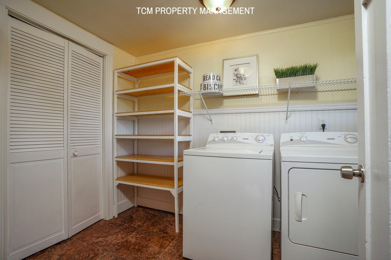 8437 S M St #NA - Photo 3 of 36