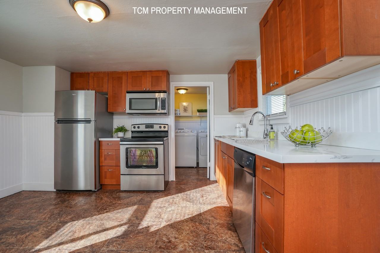 8437 S M St #NA - Photo 6 of 36