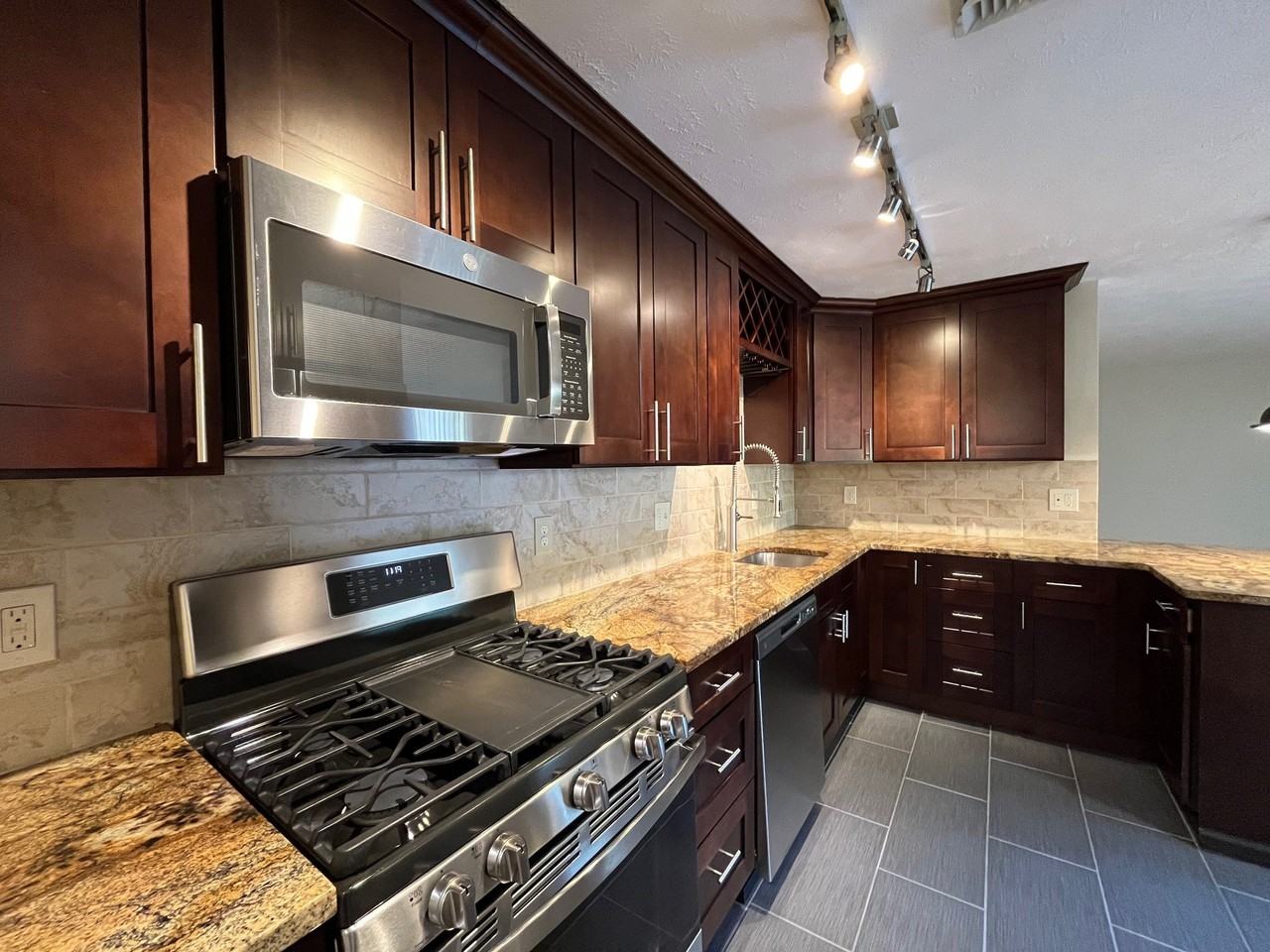 1515 Fairmont St #1515 - Photo 2 of 27