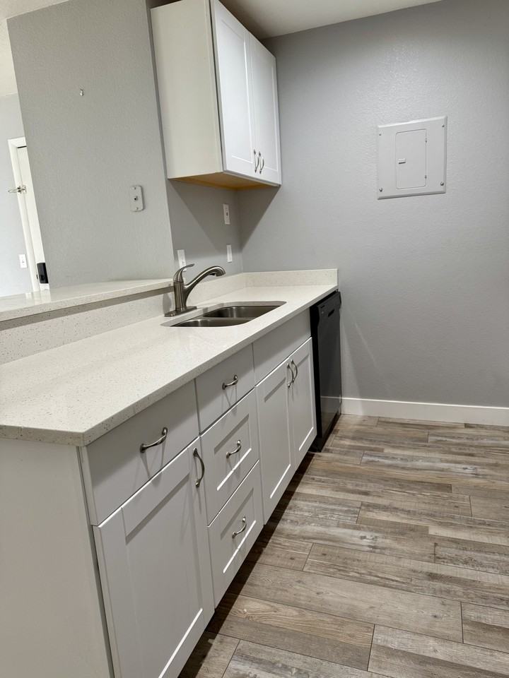 1222 E Waterside Cv #12 - Photo 4 of 26