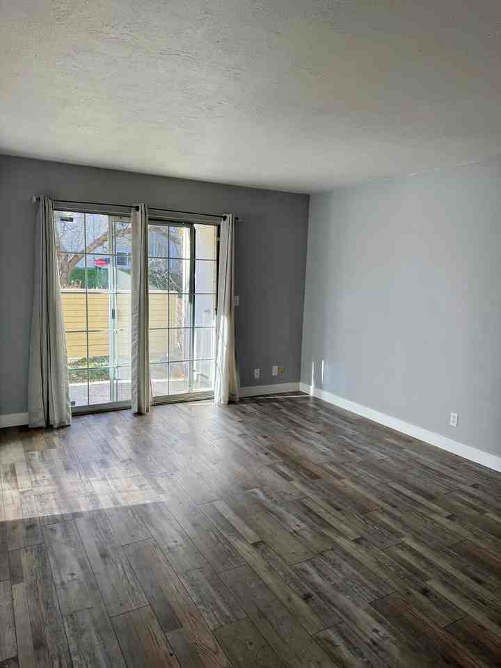 1222 E Waterside Cv #12 - Photo 7 of 26