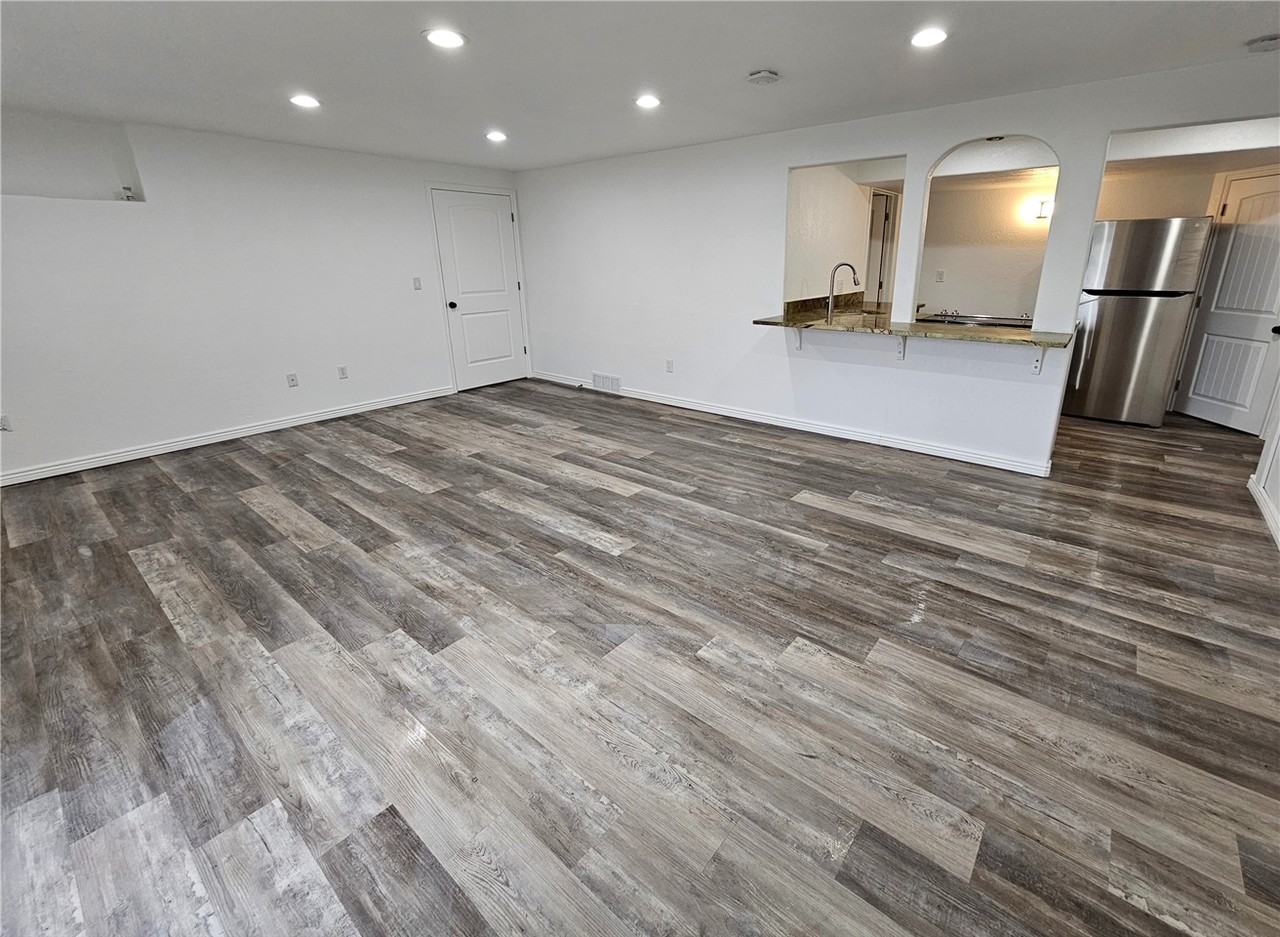 12974 S Kollman Ct - Photo 2 of 9