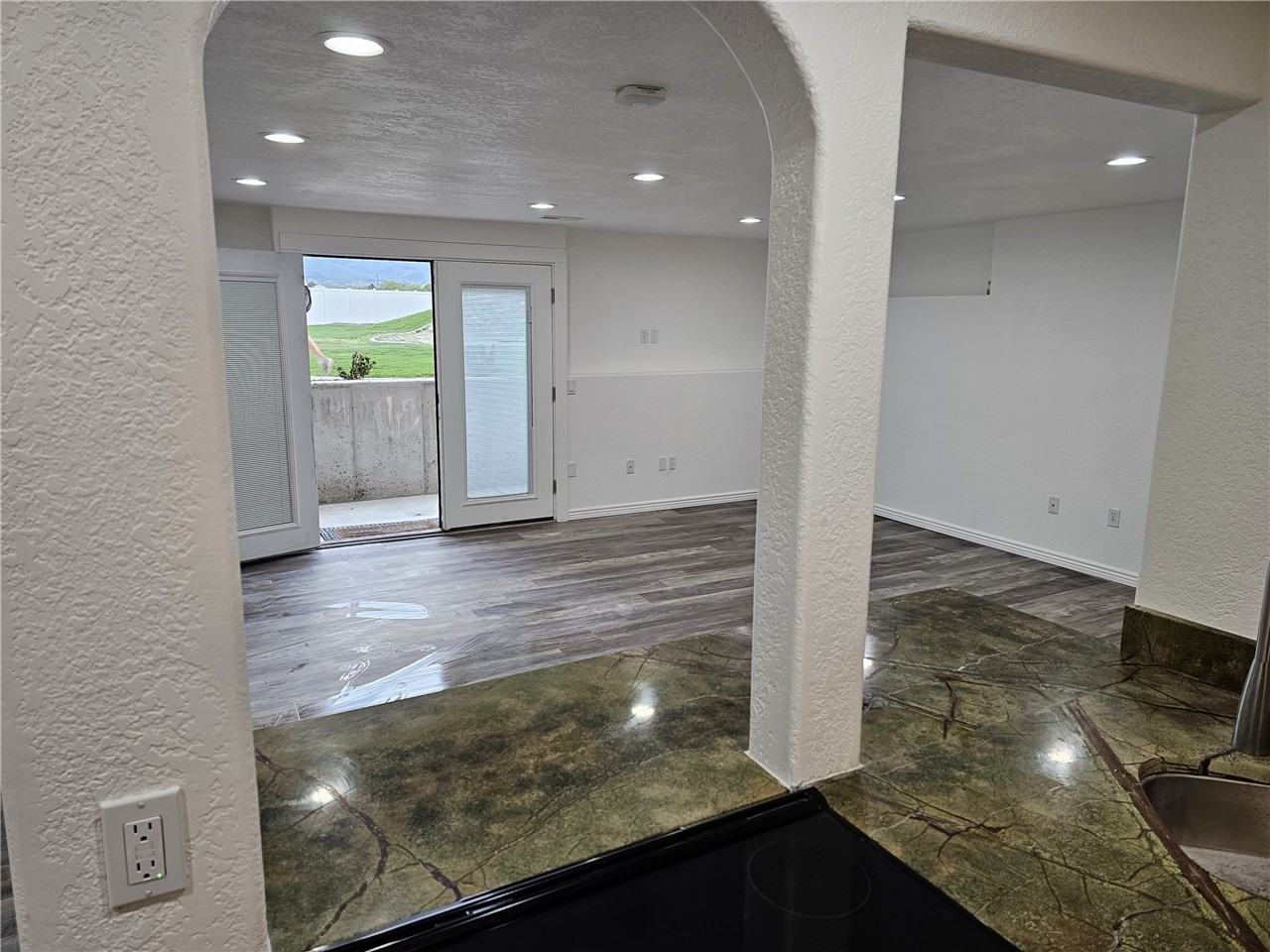 12974 S Kollman Ct - Photo 4 of 9