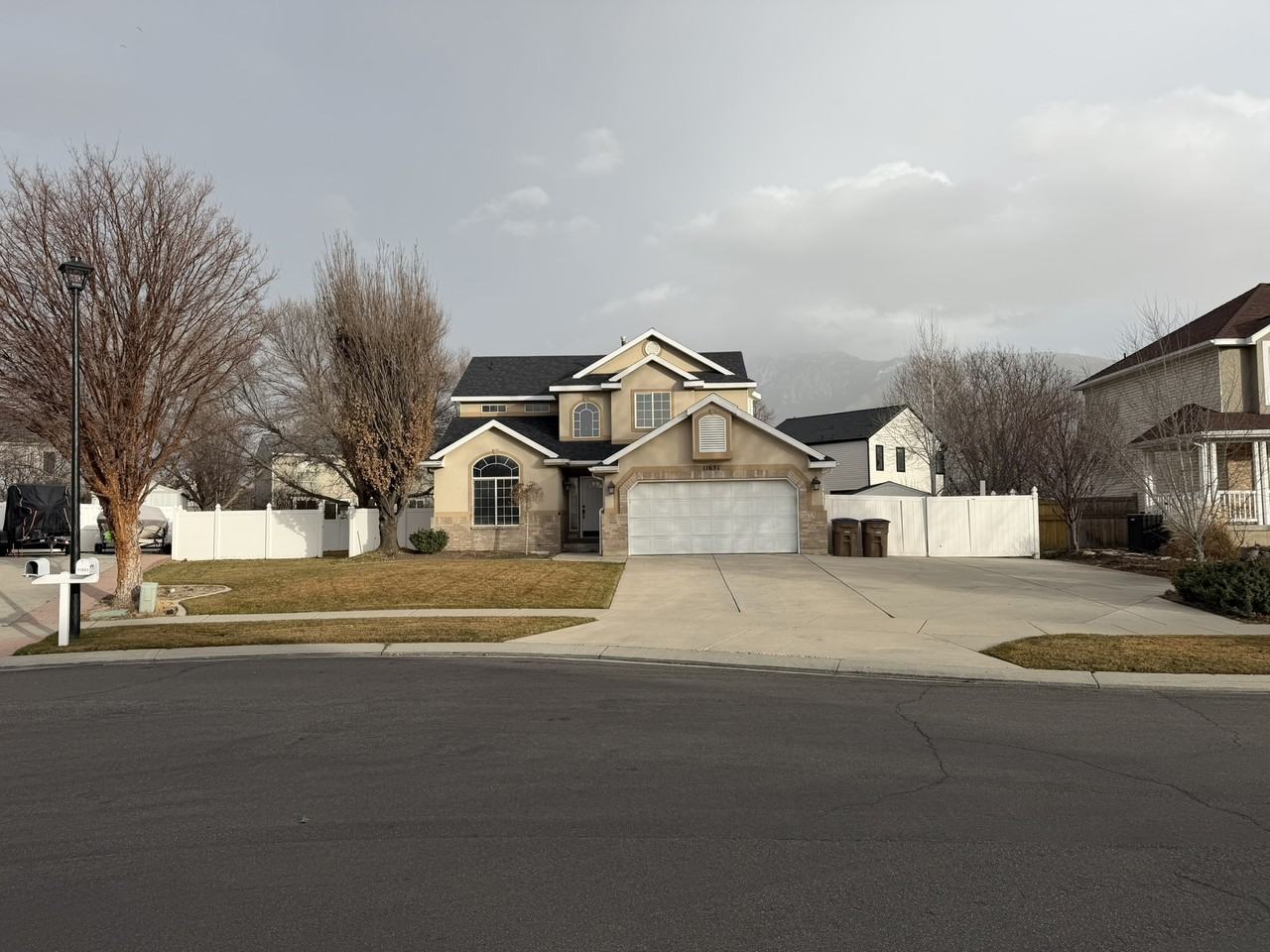 11651 S Mapleberry Ct - Photo 2 of 20