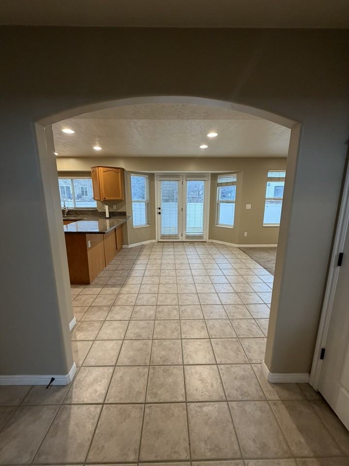 11651 S Mapleberry Ct - Photo 5 of 20