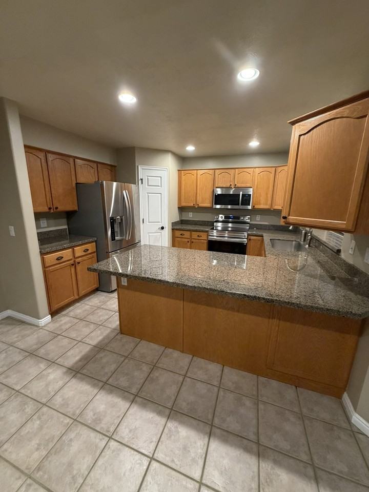 11651 S Mapleberry Ct - Photo 7 of 20