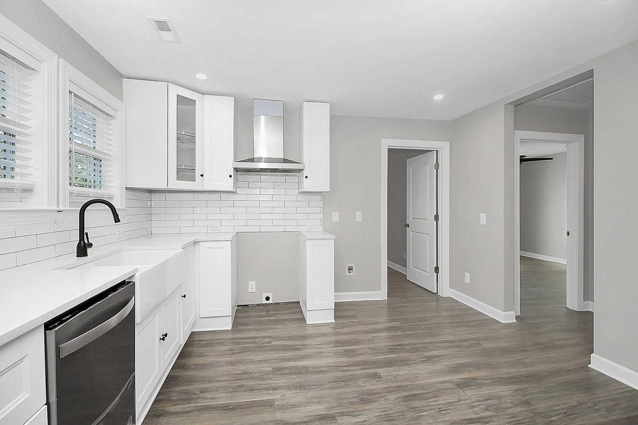 4044 Dinglewood Ave #1 - Photo 6 of 23