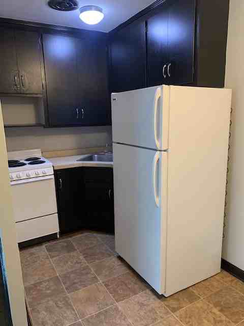 3201 S 48th St #4 - Photo 5 of 8