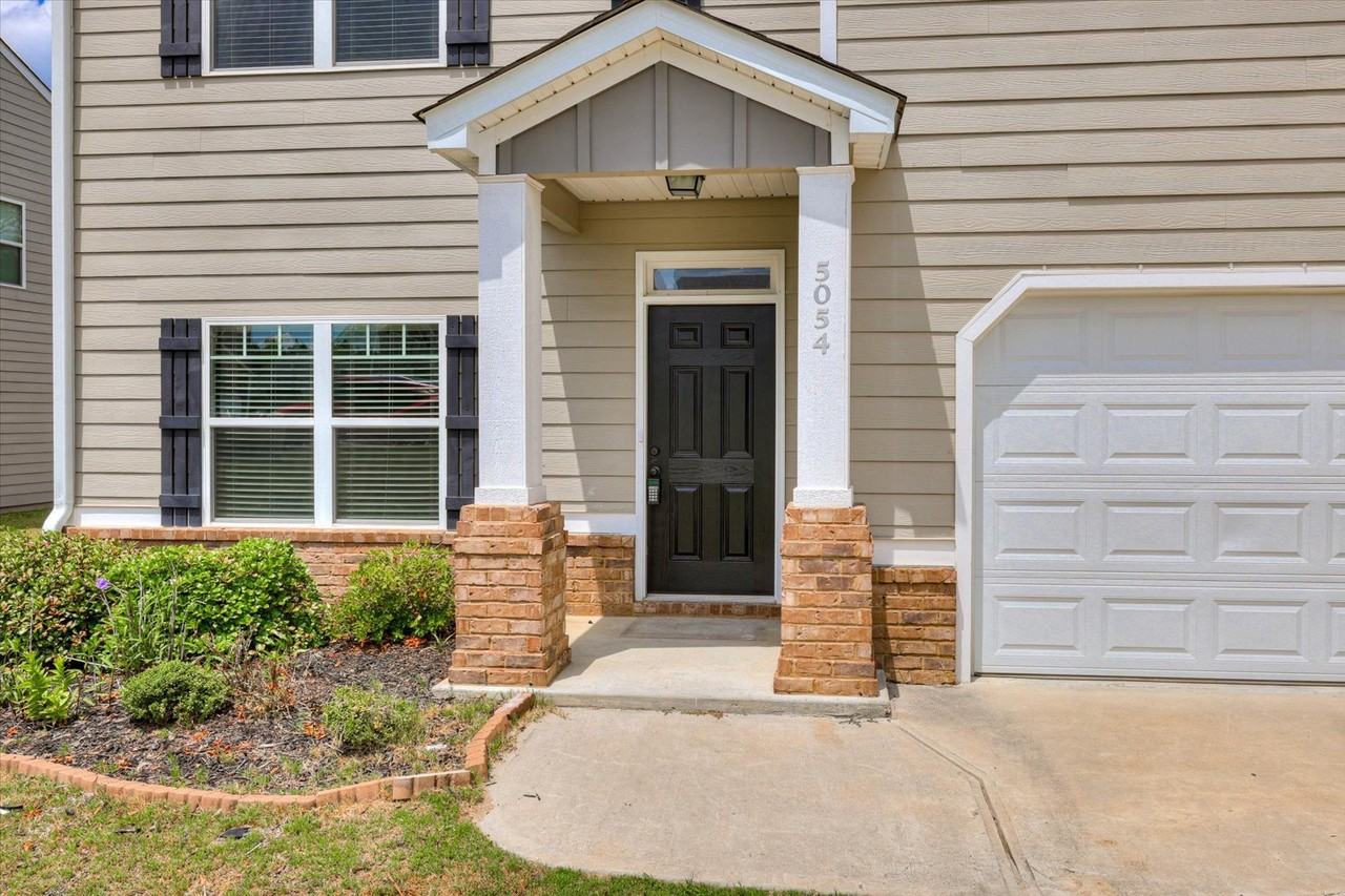 5054 Vine Ln #1 - Photo 4 of 50