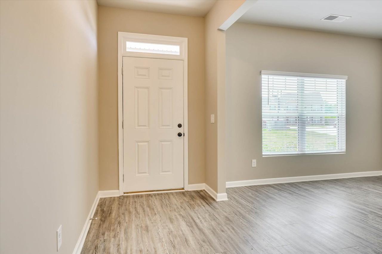 5054 Vine Ln #1 - Photo 5 of 50