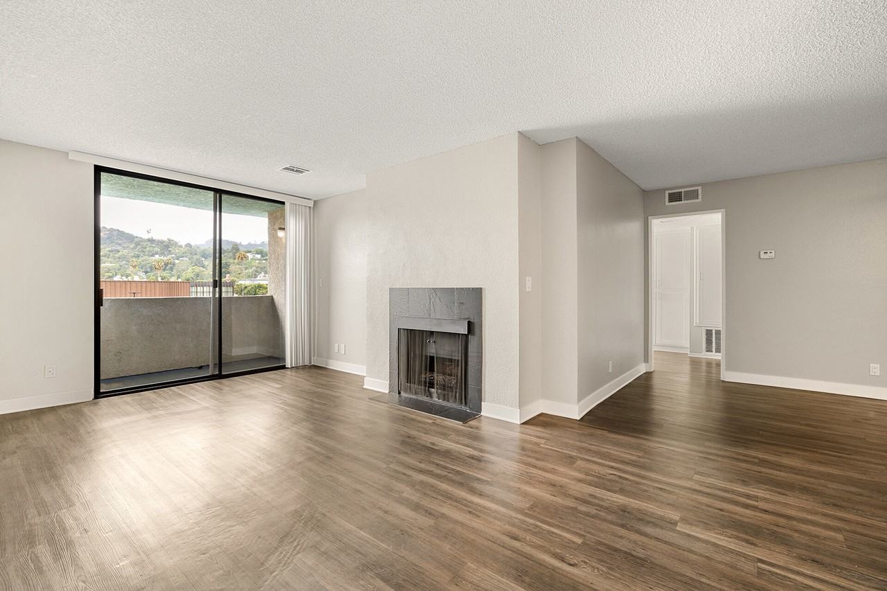 4250 Coldwater Canyon - Photo 2 of 20