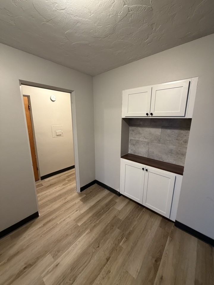 17731 Lake Shore Blvd #2 - Photo 3 of 13